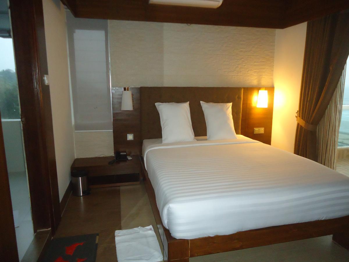 Neeshorgo Hotel & Resort Кокс-Базар Экстерьер фото